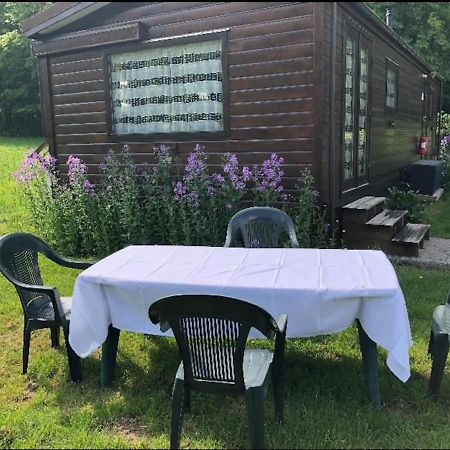 Готель Chalet Lola Saint-Michel  Екстер'єр фото