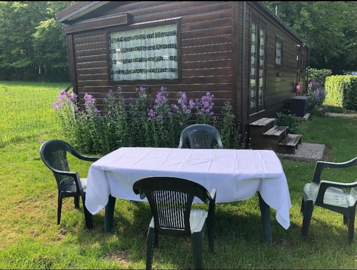 Готель Chalet Lola Saint-Michel  Екстер'єр фото